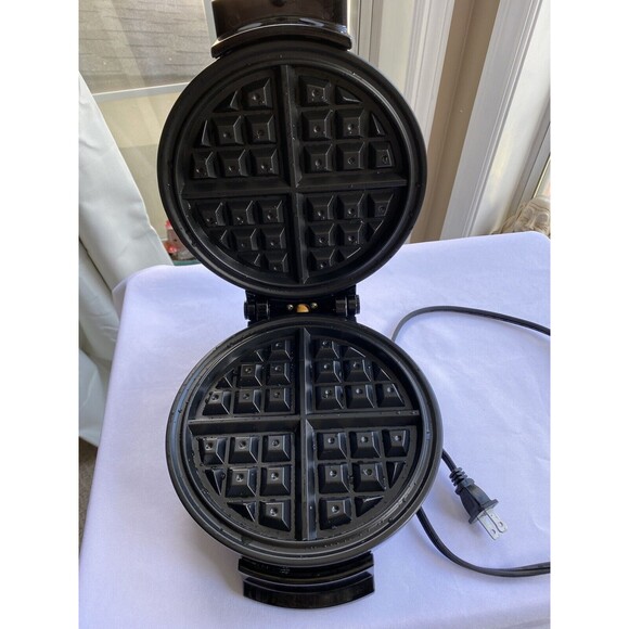 Oster Waffle Maker Model 3883 Stainless Steel Nonstick - Picture 4 of 4